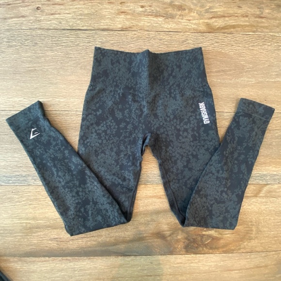 +FREE Legging! Gymshark Camo Seamless Scrunch High Waist in XS - Picture 12 of 14